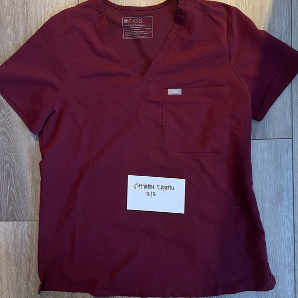 Burgundy FIGS Catarina 1 pocket scrub top - Picture 1 of 1